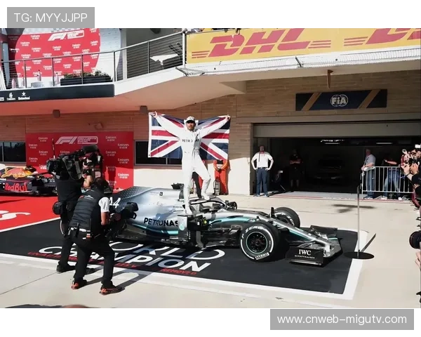 汉密尔顿卡塔尔站季军，梅奔车队连续两站登颁奖台