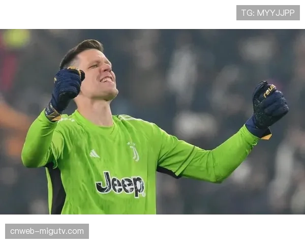 告别时刻:尤文图斯门将什琴斯尼赛后独自向看台致意,或将今夏离队 告别时刻:尤文图斯门将什琴斯尼赛后独自向看台致意,或将今夏离队